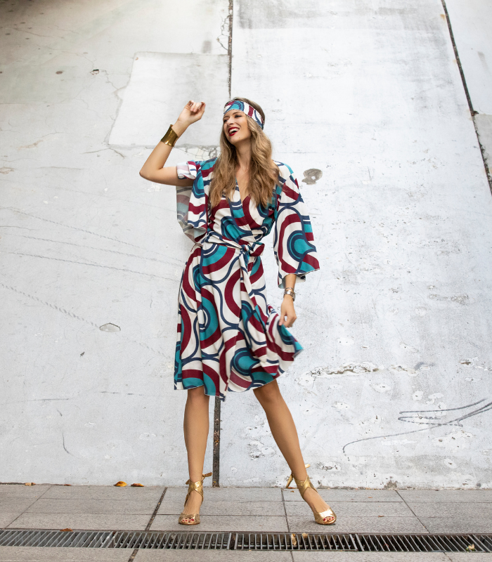 KonaCoco_vintage wallpaper mid_700x800_27